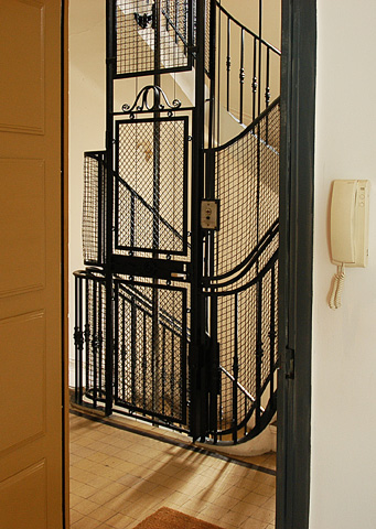 Cage d'ascenseur - Entrée